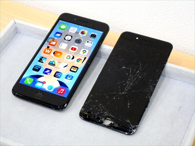 岡山県倉敷市からお越し頂きました！iPhone(アイフォン)7Plus液晶ガラスパネル交換修理！　iPhoneを落とされてしまいバキフォンになってしまったとの事ですが、当店のiPhone修理でサクッと短時間でお安く復旧し、大変お喜び頂きました！(^o^)v