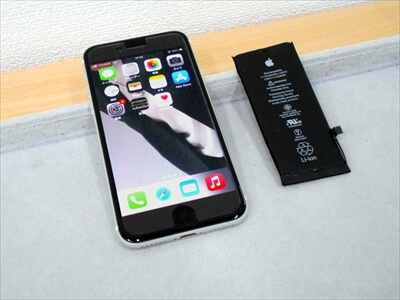 岡山県総社市からお越し頂きました！iPhone(アイフォン)SE(第2世代)バッテリー交換修理！　ご家族でお買い物に来られるついでにiPhoneの修理をされる為、早くから修理のご予約を頂きました！(#^▽^#)v