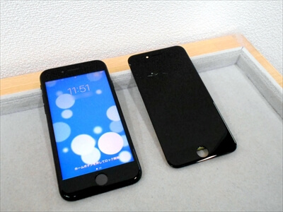 岡山県倉敷市からお越し頂きました！iPhone(アイフォン)SE(第２世代)液晶ガラスパネル交換修理！　車の乗り降りの際に、iPhoneを落とされるケースが多発しています～(汗) 皆さま！お気を付け下さいませ！(^o^)v