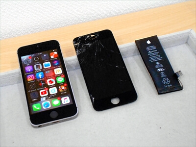 岡山県岡山市からお越し頂きました！iPhone(アイフォン)SE液晶ガラスパネル交換修理！＆バッテリー交換修理！　iPhoneの画面割れ修理のついでにバッテリーもサクッと復活して頂き、大変お喜び頂きました！(^o^)v