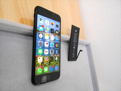 岡山県倉敷市からお越し頂きました！iPhone(アイフォン)7バッテリー交換修理！　iPhoneバッテリー充電の持ちが悪くなってきたら、バッテリー交換修理をされる事をおススメ致します！(^o^)v