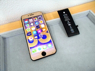 岡山県倉敷市からお越し頂きました！iPhone(アイフォン)8バッテリー交換修理！＆オリジナルの液晶保護ガラスフィルムのご購入！　 iPhoneの液晶保護ガラスフィルム！時々交換して下さいませ！(#^▽^#)o